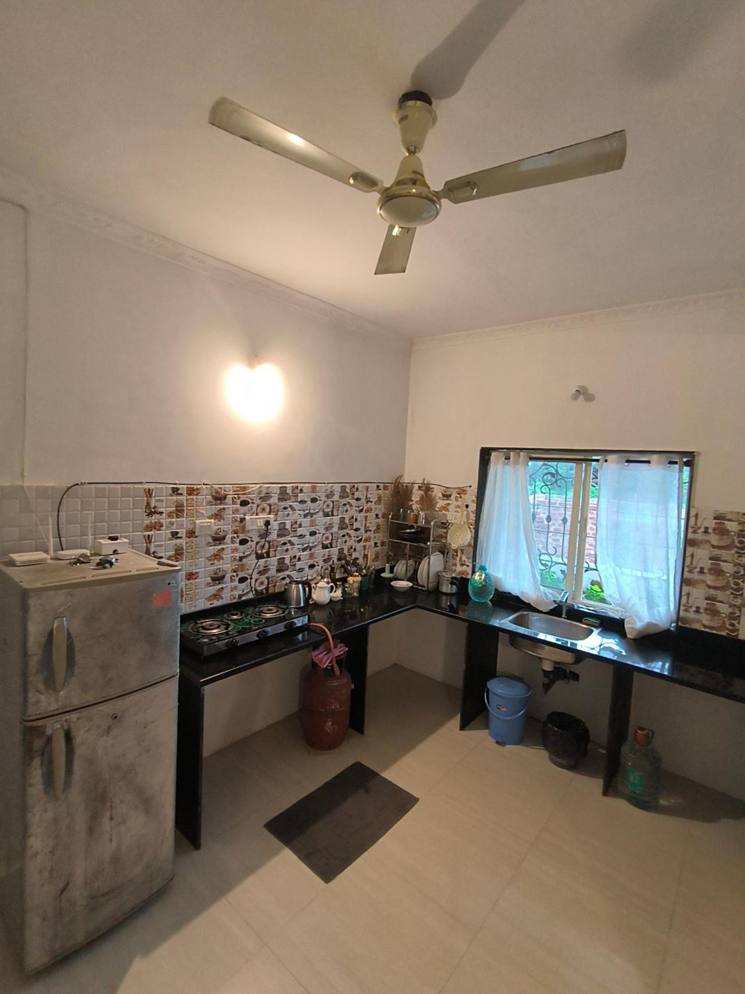 J-House, Spacious Apartments With Balconies, Thalassa 1Min Away Siolim Quarto foto