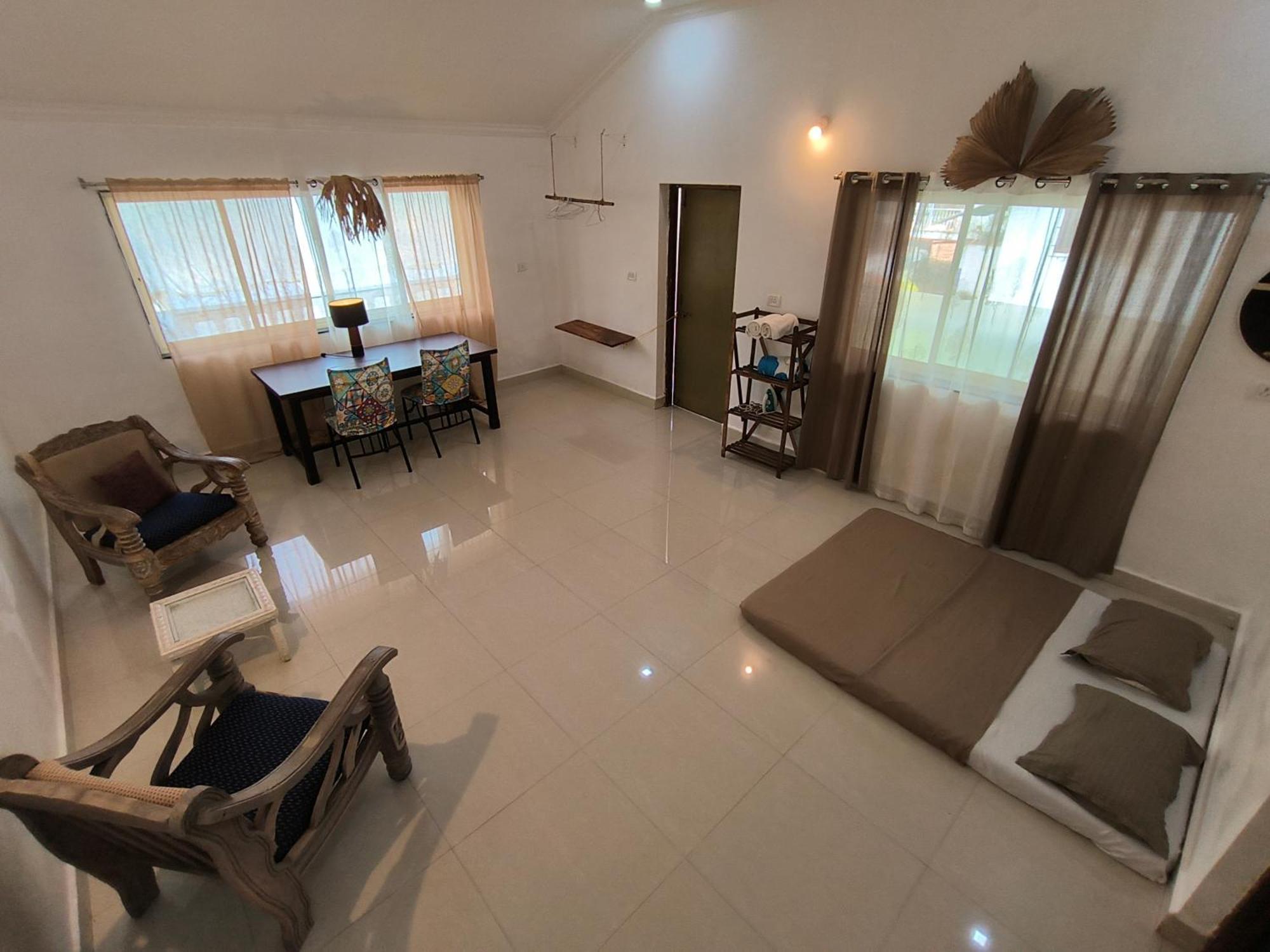 J-House, Spacious Apartments With Balconies, Thalassa 1Min Away Siolim Quarto foto